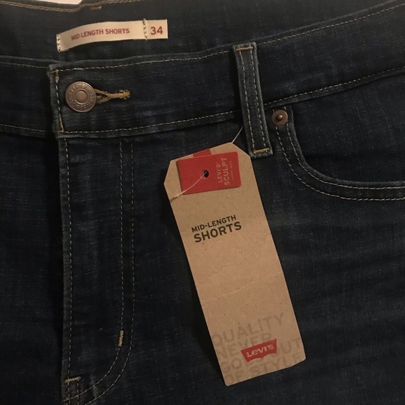 Levi’s Mid Length Shorts - Picture 3 of 4